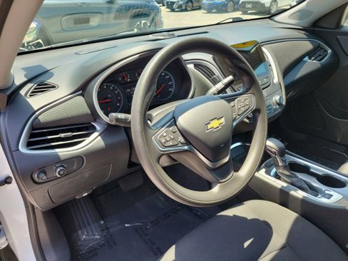 Used 2023 Chevrolet Malibu LT image 18