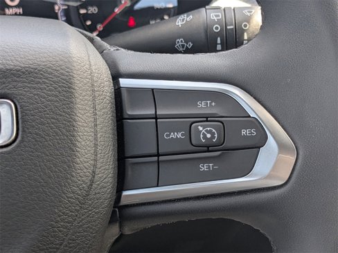 Used 2024 Jeep Compass Latitude image 26
