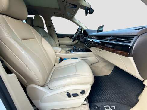 Used 2018 Audi Q7 3.0T Prestige w/ Prestige Package image 31