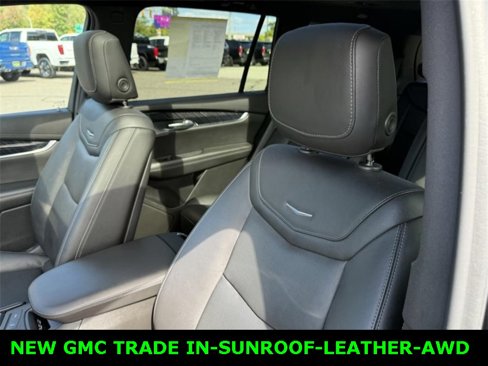 Used 2021 Cadillac XT6 Premium Luxury image 14