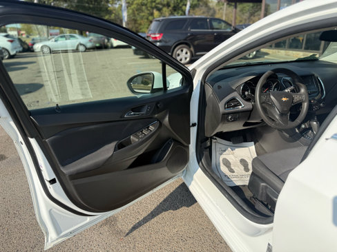 Used 2018 Chevrolet Cruze LT image 10