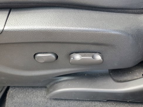 Used 2019 Chevrolet Trax LT w/ LT Convenience Package image 26