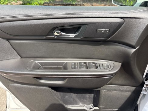 Used 2016 Chevrolet Traverse LTZ image 12
