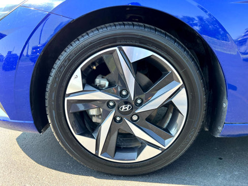 Used 2021 Hyundai Elantra Limited image 15