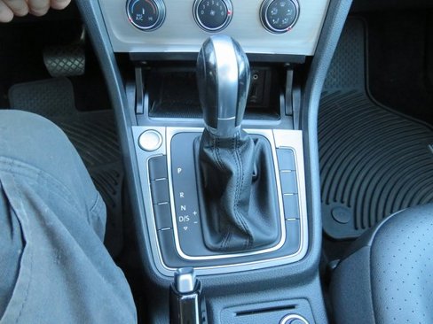 Used 2017 Volkswagen Golf SEL image 17