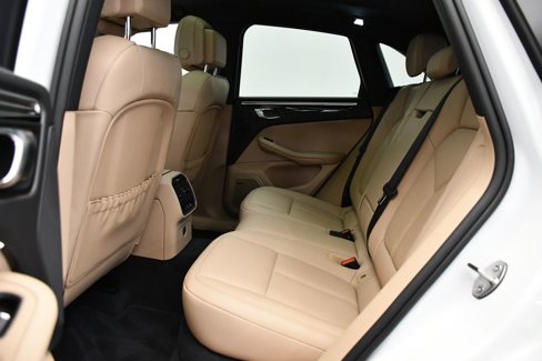 Used 2025 Porsche Macan image 44