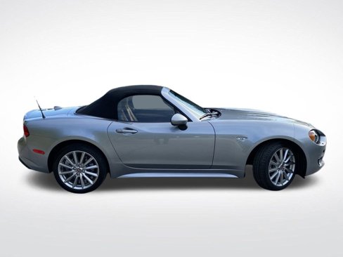 Used 2017 FIAT 124 Spider Lusso image 2