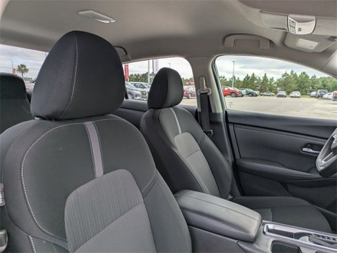 Used 2025 Nissan Sentra SV image 33