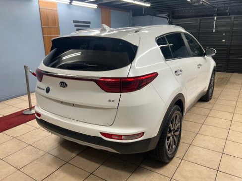 Used 2018 Kia Sportage EX w/ EX Sport Appearance Package image 4