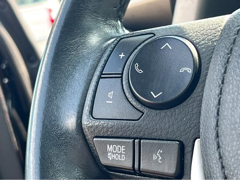 Used 2018 Toyota RAV4 XLE w/ Plus Extra Value Package image 15