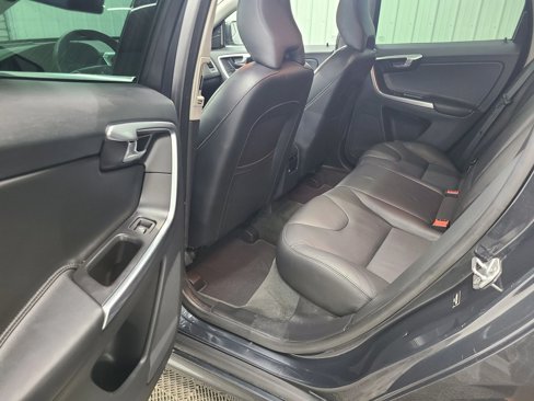 Used 2015 Volvo XC60 T6 image 37