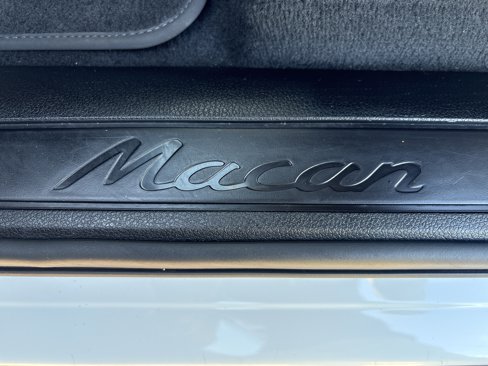 Used 2019 Porsche Macan image 31