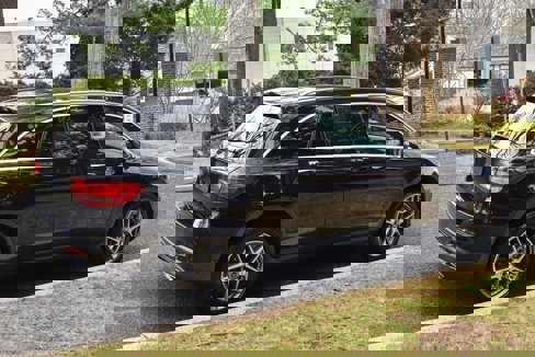 Used 2019 Mercedes-Benz GLC 300 4MATIC w/ Multimedia Package image 8