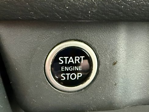 Used 2021 Nissan Rogue SV image 35