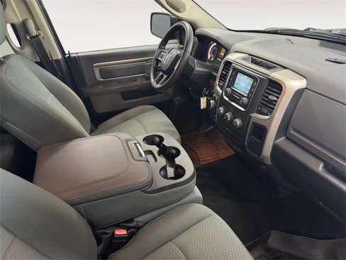 Used 2017 RAM 1500 Classic SLT image 4