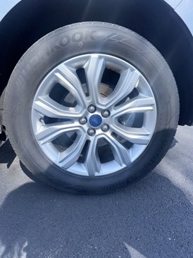 Used 2020 Ford Edge Titanium image 25