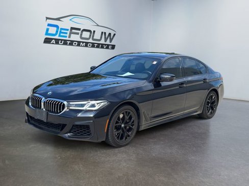 Used 2023 BMW 540i xDrive w/ M Sport Package image 7