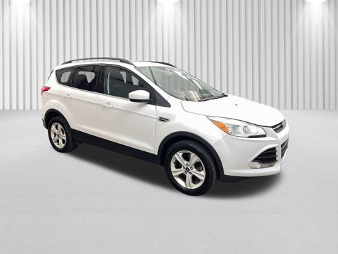 Used 2016 Ford Escape SE w/ SE Leather Comfort Package image 2