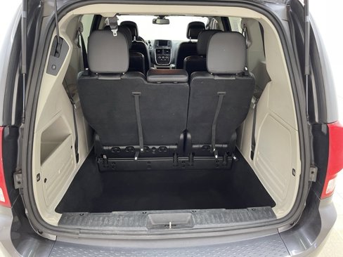 Used 2019 Dodge Grand Caravan SXT image 5