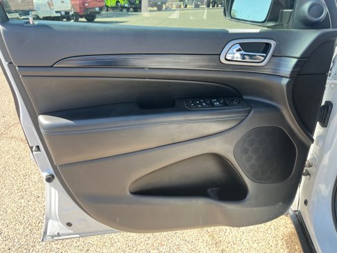 Used 2019 Jeep Grand Cherokee Laredo image 13