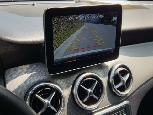 Used 2018 Mercedes-Benz CLA 250 image 17