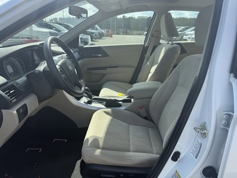 Used 2015 Honda Accord EX image 10