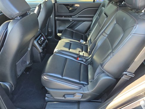 Used 2021 Lincoln Aviator AWD image 10
