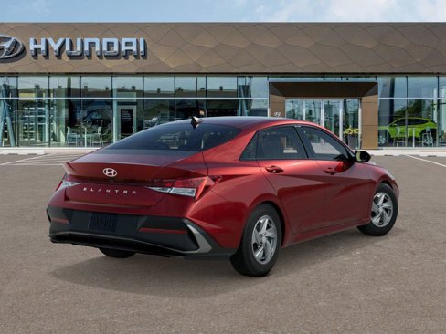 New 2025 Hyundai Elantra SE image 4