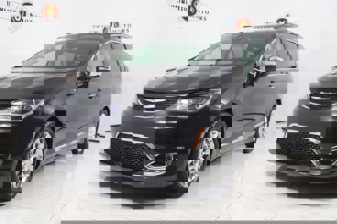 Used 2017 Chrysler Pacifica Limited w/ Advanced Safetytec Group image 5