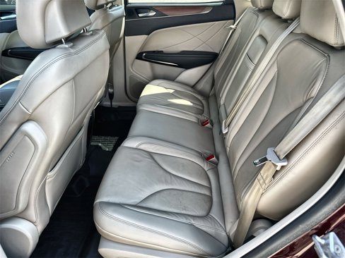 Used 2018 Lincoln MKC Select w/ Select Plus Package image 16