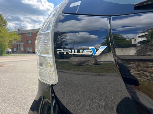 Used 2013 Toyota Prius V image 10