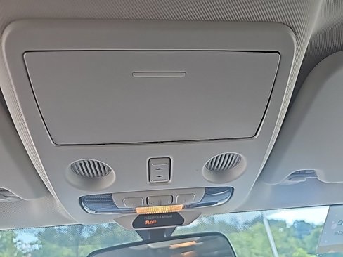 Certified 2021 Ford EcoSport SE w/ SE Convenience Package image 32