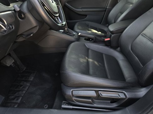Used 2017 Volkswagen Jetta SE image 18