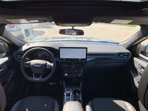 Used 2023 Ford Escape ST-Line w/ Tech Pack #1 image 11