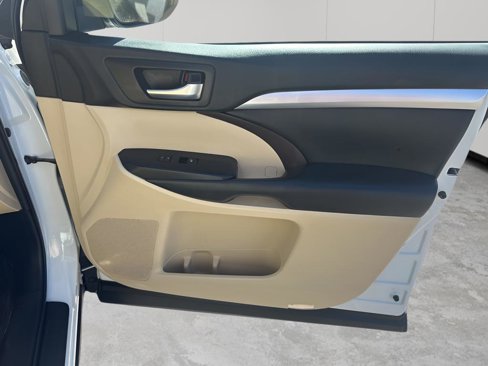 Used 2019 Toyota Highlander XLE image 13