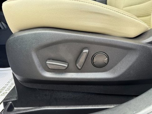 Used 2024 Ford Edge SEL image 18