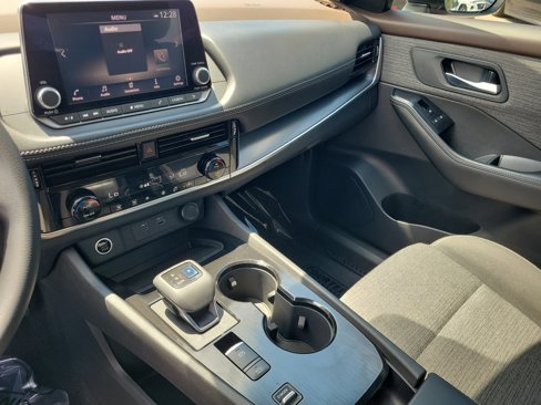 Certified 2021 Nissan Rogue SV image 36