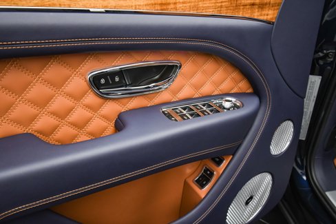 Used 2023 Bentley Bentayga image 45