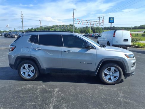 Used 2022 Jeep Compass Latitude image 24