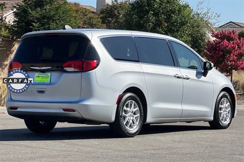 Used 2023 Chrysler Voyager LX image 9