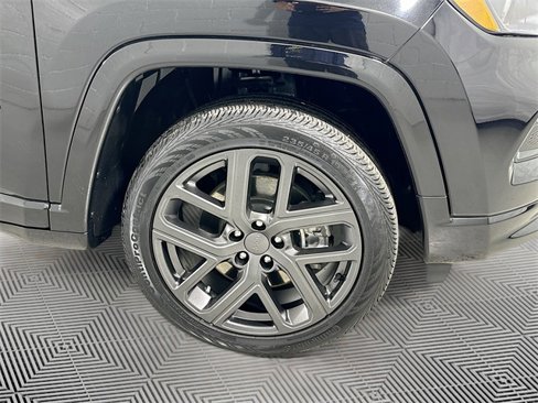 Certified 2024 Jeep Compass Limited w/ High Altitude Package image 24