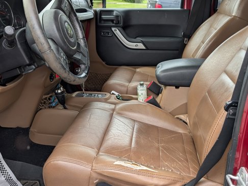 Used 2012 Jeep Wrangler Unlimited Sahara w/ Connectivity Group image 5