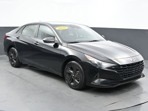 Used 2021 Hyundai Elantra SEL image 1