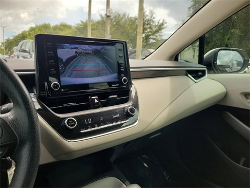 Used 2022 Toyota Corolla LE image 21
