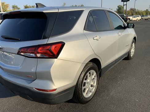 Used 2022 Chevrolet Equinox LS w/ LS Convenience Package image 16