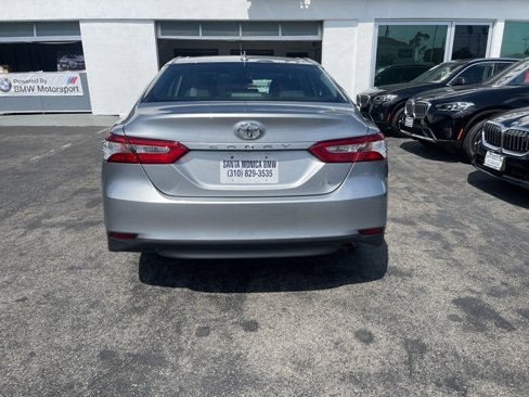 Used 2020 Toyota Camry LE image 4