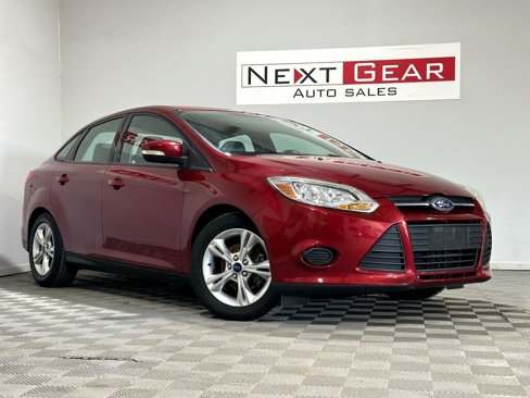 Used 2014 Ford Focus SE w/ SE Winter Package image 1