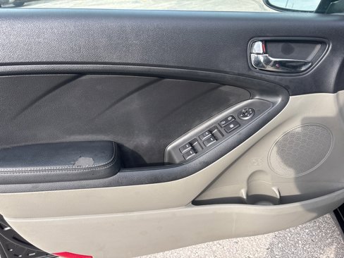 Used 2015 Kia Forte LX image 16