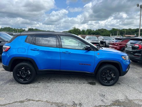 Used 2023 Jeep Compass Trailhawk image 2
