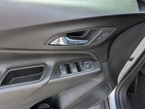 Used 2022 Chevrolet Equinox LT image 12